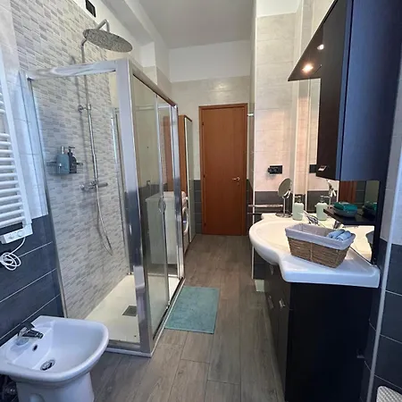 Your In - Elegant & Comfortable Apartment